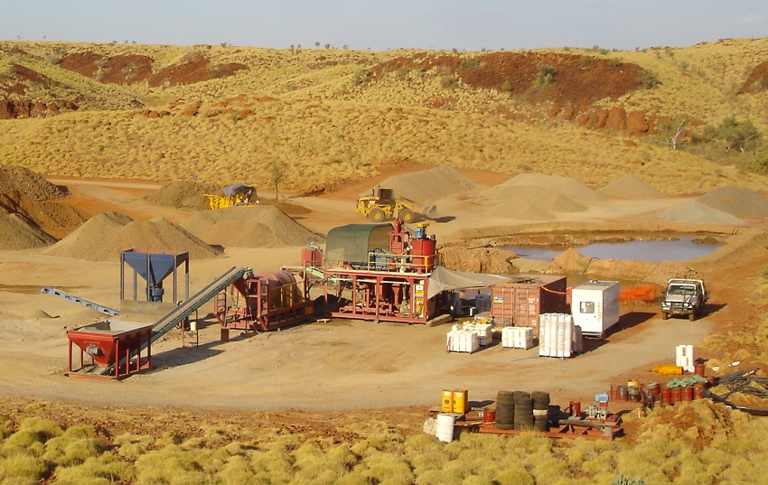 Tawana Resources DMS bulk sampling plant at Blacktop Kimberlite in Western Australia, October 2006.